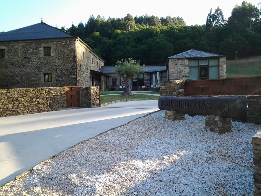 Lar De Donas Casa de Campo