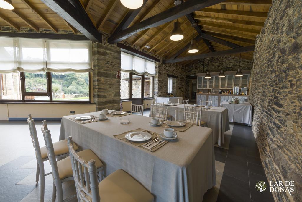 Lar De Donas Casa de Campo